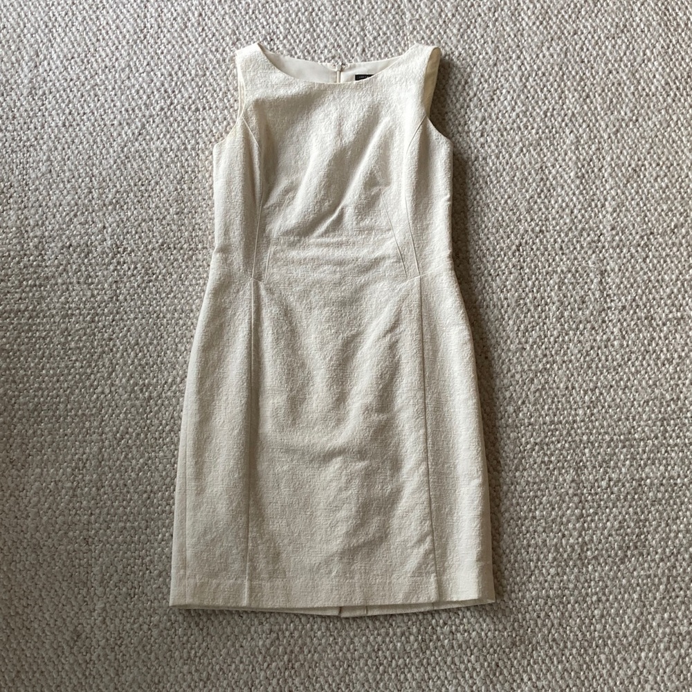 Ann Taylor 72% cotton Sz 8 Sleeveless Cream Sheath Dress - cotton blend